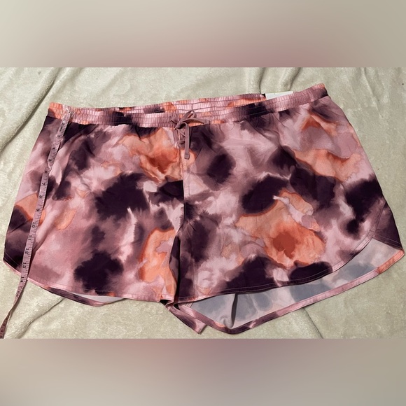 Old navy Go Dry active tie dye shorts with inner underwear attached XXL NWT - Picture 4 of 5